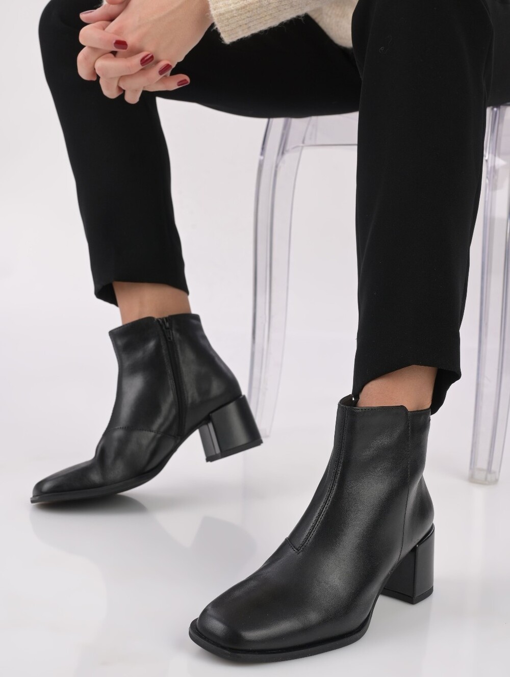 NWOT Vagabond Stina Ankle Boot in Black Leather
